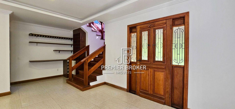 Imagem Casa com 3 Quartos à Venda, 248 m² em Vargem Grande - Teresópolis