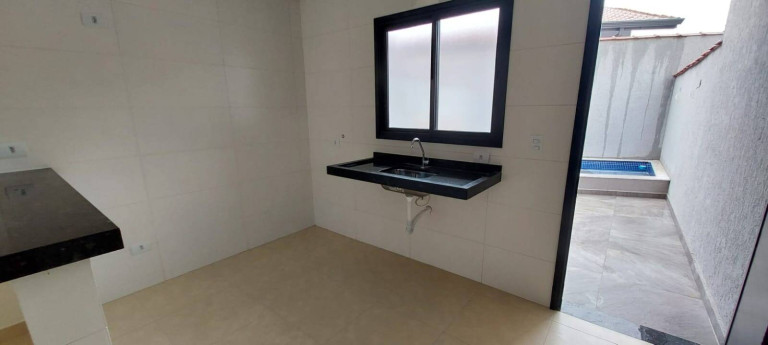 Imagem Sobrado com 2 Quartos à Venda, 87 m² em Vila Anhanguera - Mongaguá