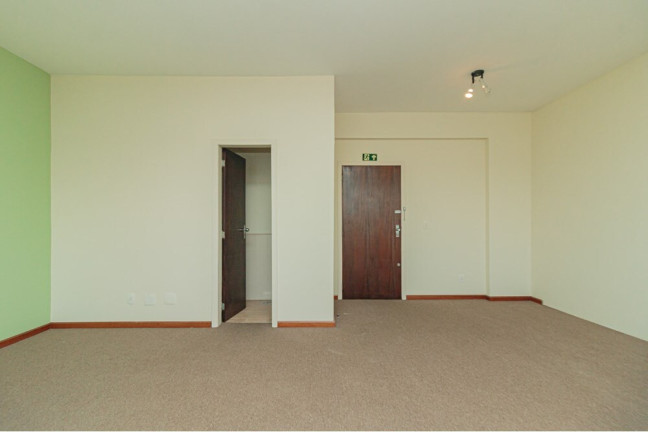 Imagem Sala Comercial à Venda, 32 m² em Petrópolis - Porto Alegre Imagem Sala Comercial à Venda, 32 m² em Petrópolis - Porto Alegre