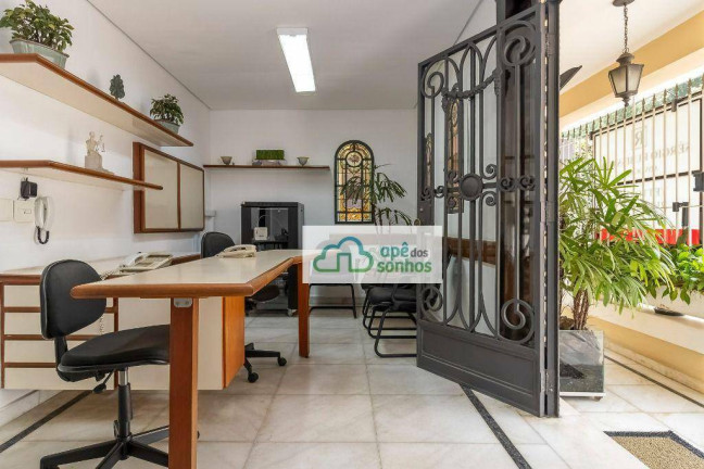 Imagem Casa com 12 Quartos à Venda, 520 m² em Pacaembu - São Paulo Imagem Casa com 12 Quartos à Venda, 520 m² em Pacaembu - São Paulo