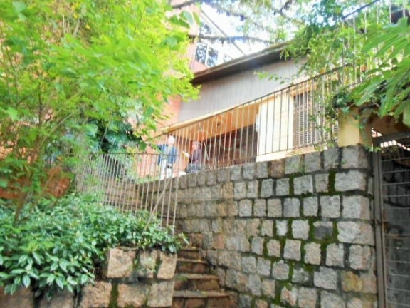 Imagem Casa com 3 Quartos à Venda, 380 m² em Menino Deus - Porto Alegre Imagem Casa com 3 Quartos à Venda, 380 m² em Menino Deus - Porto Alegre