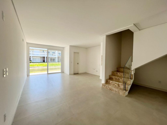 Imagem Casa com 4 Quartos à Venda, em -- - Capao Da Canoa Imagem Casa com 4 Quartos à Venda, em -- - Capao Da Canoa