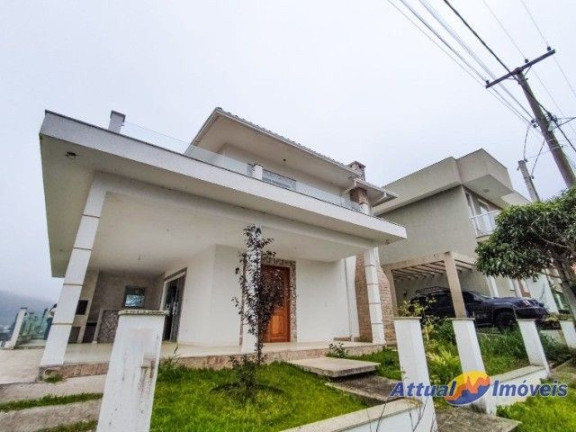 Casa com 4 Quartos à Venda, 252 m² em Vargem Grande - Teresópolis