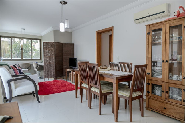 Imóvel com 2 Quartos à Venda,  em Jardim Botanico - Porto Alegre