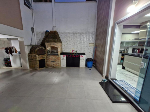 Sobrado com 3 Quartos à Venda, 250 m² em Conjunto Residencial Vista Verde - São Paulo