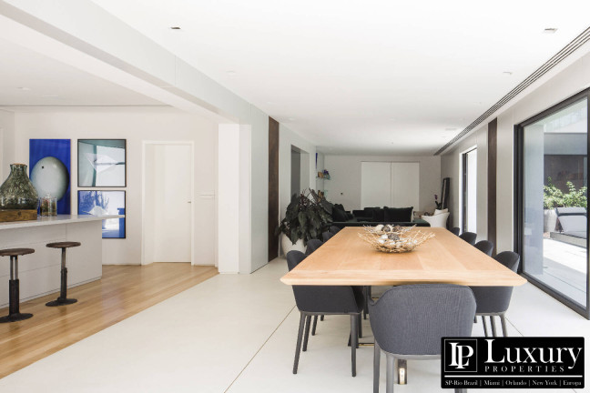 Imagem Casa com 3 Quartos à Venda, em Jardim Paulista - São Paulo Imagem Casa com 3 Quartos à Venda, em Jardim Paulista - São Paulo