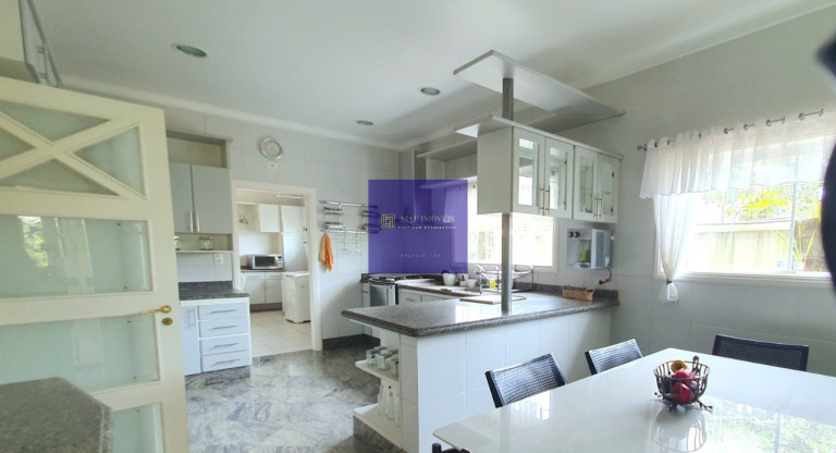 Imagem Casa com 4 Quartos à Venda, 200 m² em Enseada - Guarujá Imagem Casa com 4 Quartos à Venda, 200 m² em Enseada - Guarujá