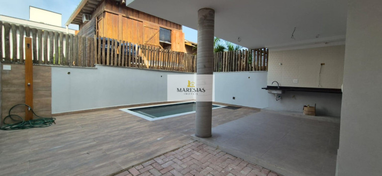 Imagem Casa com 3 Quartos à Venda, 130 m² em Camburi - São Sebastião