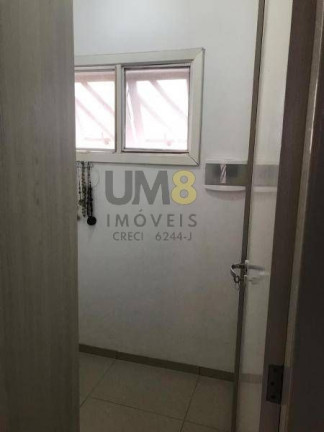 Imagem Sobrado com 3 Quartos à Venda, 244 m² em Guaíra - Curitiba