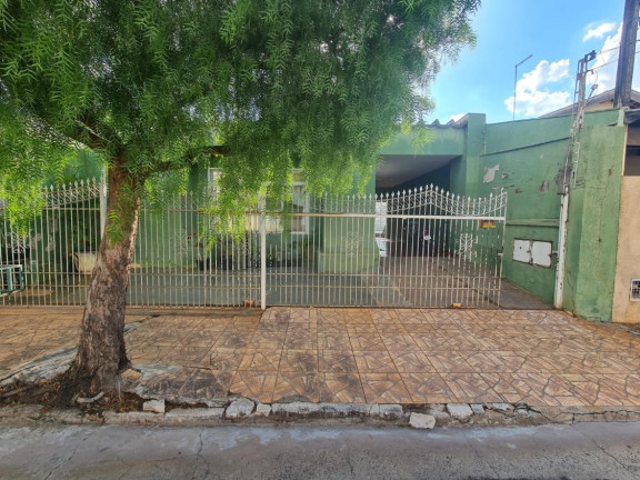 Casa com 3 Quartos à Venda, 159 m² em Junqueira - Lins