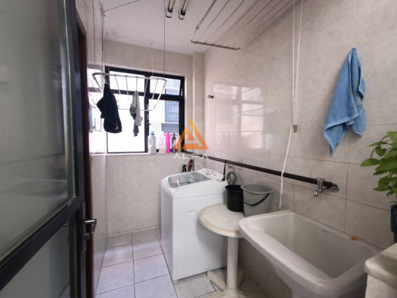 Imagem Apartamento com 4 Quartos à Venda, 145 m²