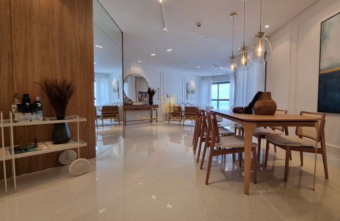 Imagem Apartamento com 4 Quartos à Venda, 182 m² em Centro - Balneário Camboriú Imagem Apartamento com 4 Quartos à Venda, 182 m² em Centro - Balneário Camboriú