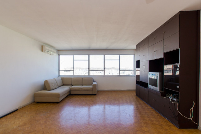 Imagem Imóvel com 3 Quartos à Venda, 174 m² em Centro Histórico - Porto Alegre Imagem Imóvel com 3 Quartos à Venda, 174 m² em Centro Histórico - Porto Alegre