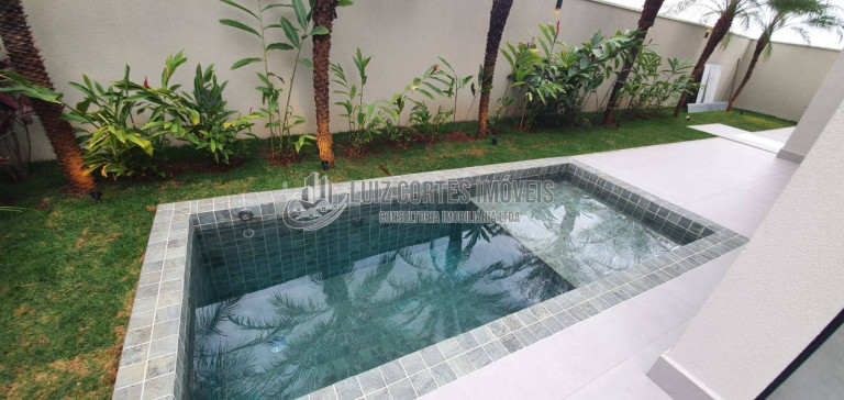 Casa com 4 Quartos à Venda, 228 m² em Granja Marileusa - Uberlândia