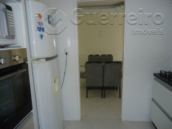Imagem Apartamento com 3 Quartos à Venda, 107 m² em Centro - Florianópolis Imagem Apartamento com 3 Quartos à Venda, 107 m² em Centro - Florianópolis