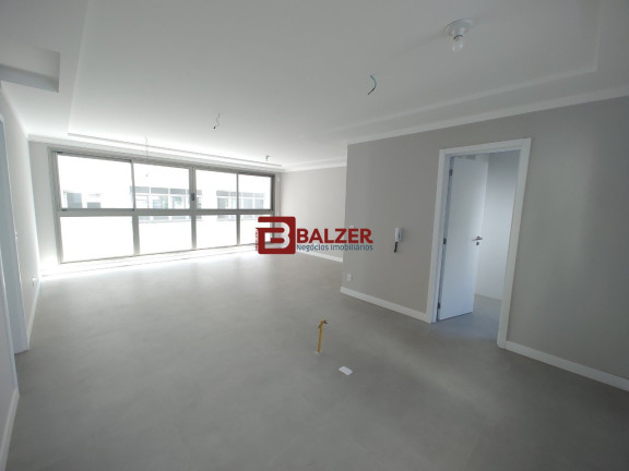 Imagem Apartamento com 3 Quartos à Venda, 132 m² em Centro - Florianópolis Imagem Apartamento com 3 Quartos à Venda, 132 m² em Centro - Florianópolis