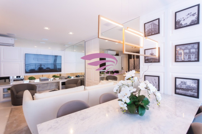 Imagem Imóvel com 3 Quartos à Venda, 221 m² em Alto Da Glória - Curitiba Imagem Imóvel com 3 Quartos à Venda, 221 m² em Alto Da Glória - Curitiba