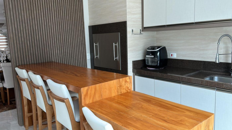Imagem Casa com 3 Quartos à Venda, 240 m² em Santa Felicidade - Curitiba