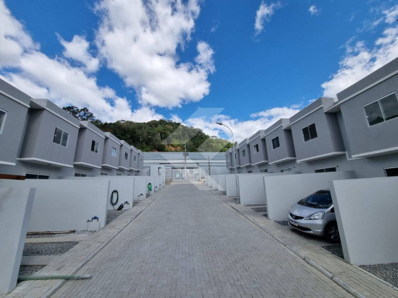 Imagem Casa com 2 Quartos à Venda, 76 m² em Espinheiros - Itajaí Imagem Casa com 2 Quartos à Venda, 76 m² em Espinheiros - Itajaí