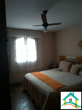 Imagem Sobrado com 2 Quartos à Venda, 206 m² em Vila Pires - Santo André