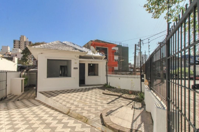 Imagem Casa com 2 Quartos à Venda, 141 m² em Petrópolis - Porto Alegre