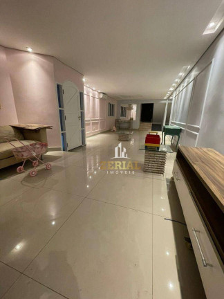 Sobrado com 5 Quartos à Venda, 252 m² em Sítio Da Figueira - São Paulo