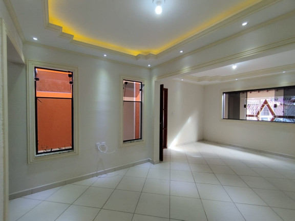 Imagem Sobrado com 3 Quartos à Venda, 215 m² em Alto Do Cardoso - Pindamonhangaba