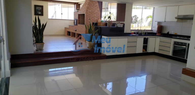 Imagem Casa com 4 Quartos à Venda, 350 m² em Setor Habitacional Jardim Botânico - Brasília