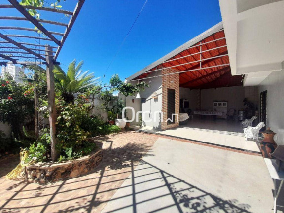Imagem Sobrado com 3 Quartos à Venda, 270 m² em Jardim América - Goiânia