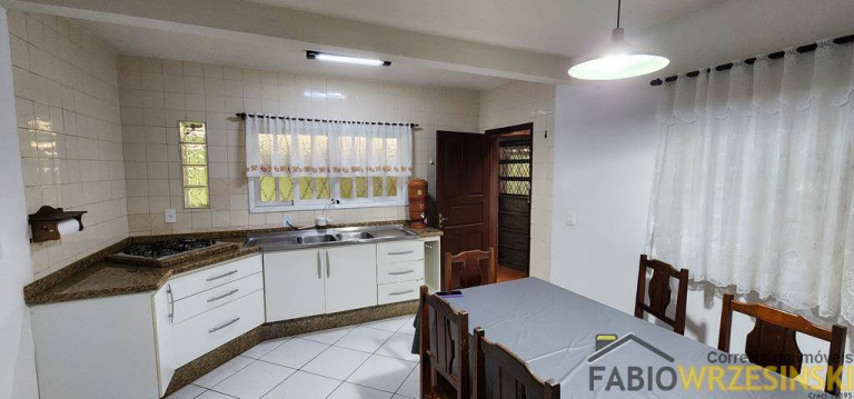 Imagem Sobrado com 4 Quartos para Alugar, 200 m² em Anita Garibaldi - Joinville