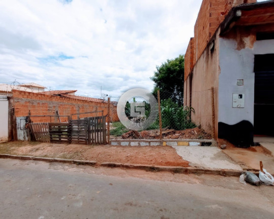Terreno à Venda, 200 m² em Carmelo - Montes Claros