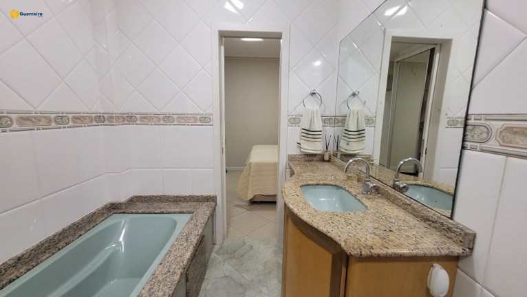 Imagem Apartamento com 3 Quartos à Venda, 152 m² em Centro - Florianópolis Imagem Apartamento com 3 Quartos à Venda, 152 m² em Centro - Florianópolis