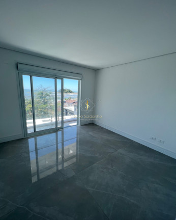 Imagem Imóvel com 3 Quartos à Venda, 250 m² em Centro - Guaratuba