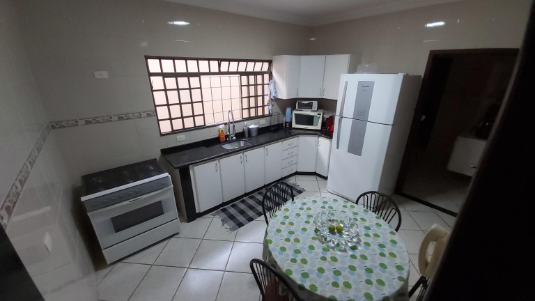 Imagem Casa com 3 Quartos à Venda, 252 m² em Vila Vilas Boas - Campo Grande Imagem Casa com 3 Quartos à Venda, 252 m² em Vila Vilas Boas - Campo Grande
