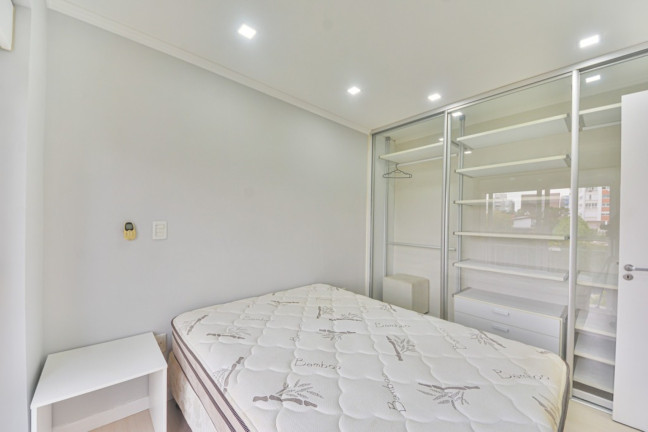 Imagem Imóvel com 1 Quarto à Venda, 51 m² em Petrópolis - Porto Alegre