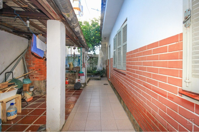 Imagem Casa com 3 Quartos à Venda, 130 m² em Santana - Porto Alegre Imagem Casa com 3 Quartos à Venda, 130 m² em Santana - Porto Alegre