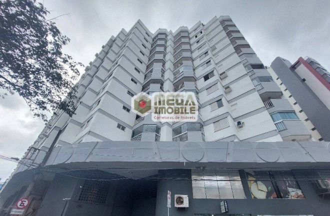 Imagem Apartamento com 2 Quartos à Venda, 92 m² em Centro - Florianópolis
