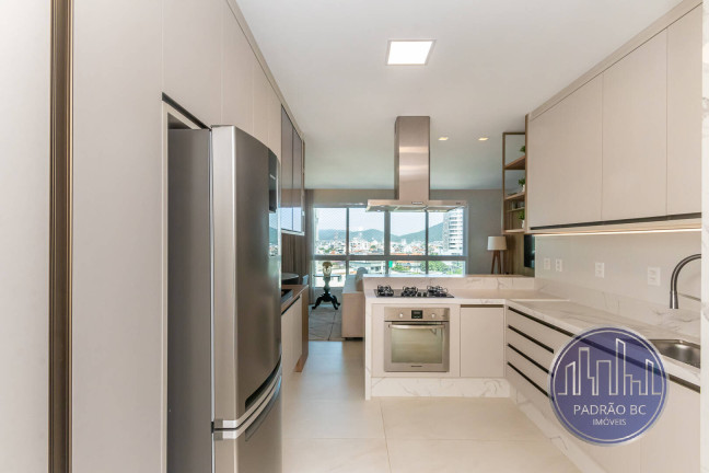 Imagem Apartamento com 4 Quartos à Venda, 132 m² em Centro - Balneário Camboriú Imagem Apartamento com 4 Quartos à Venda, 132 m² em Centro - Balneário Camboriú