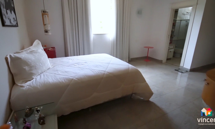 Imagem Casa com 5 Quartos à Venda, 803 m² em Residencial Aldeia Do Vale - Goiânia