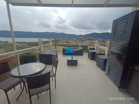 Casa com 4 Quartos à Venda, 550 m² em Camboinhas - Niterói