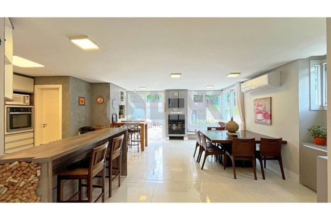 Imagem Imóvel com 3 Quartos à Venda, 203 m² em Hípica - Porto Alegre Imagem Imóvel com 3 Quartos à Venda, 203 m² em Hípica - Porto Alegre