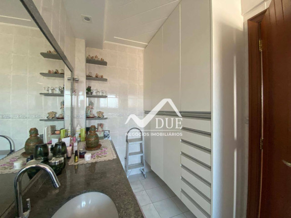 Imagem Cobertura com 3 Quartos à Venda, 236 m² em Embaré - Santos