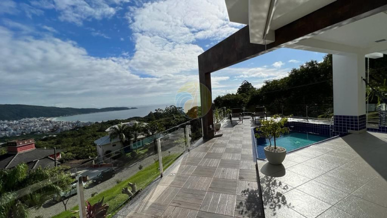 Imagem Casa com 4 Quartos à Venda, 11.500 m² em Centro - Bombinhas