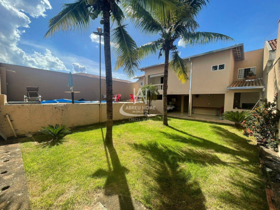 Casa com 3 Quartos à Venda, 