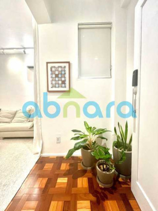 Imagem Apartamento com 2 Quartos à Venda, 70 m² em Copacabana - Rio De Janeiro