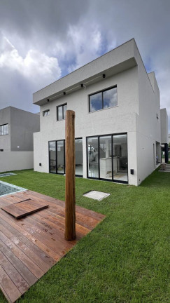 Imagem Casa com 4 Quartos à Venda, 280 m² em Alphaville (abrantes) - Camaçari Imagem Casa com 4 Quartos à Venda, 280 m² em Alphaville (abrantes) - Camaçari