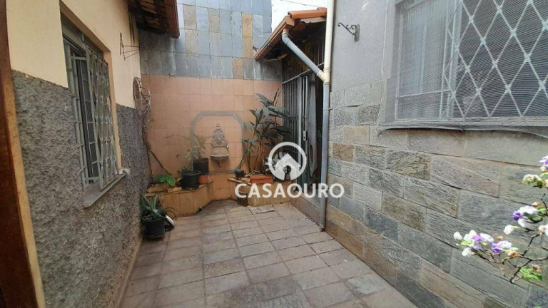 Imagem Casa com 3 Quartos à Venda, 240 m² em Santa Tereza - Belo Horizonte Imagem Casa com 3 Quartos à Venda, 240 m² em Santa Tereza - Belo Horizonte