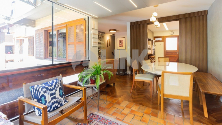 Imagem Imóvel com 3 Quartos à Venda, 196 m² em Mont Serrat - Porto Alegre Imagem Imóvel com 3 Quartos à Venda, 196 m² em Mont Serrat - Porto Alegre