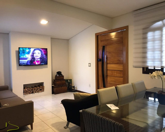 Imagem Casa com 3 Quartos à Venda,  em Bosque Dos Eucaliptos - São José Dos Campos