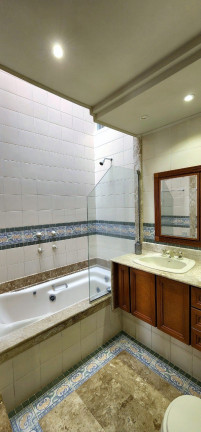 Imagem Imóvel com 3 Quartos à Venda, em Cristal - Porto Alegre Imagem Imóvel com 3 Quartos à Venda, em Cristal - Porto Alegre